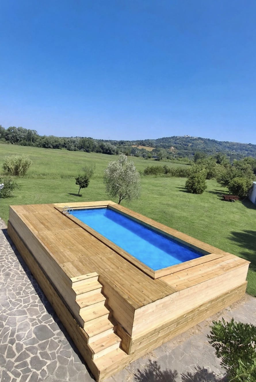 Piscina 4 x 8 metri di Tuscia Prestige con vista sulla campagna di Orte